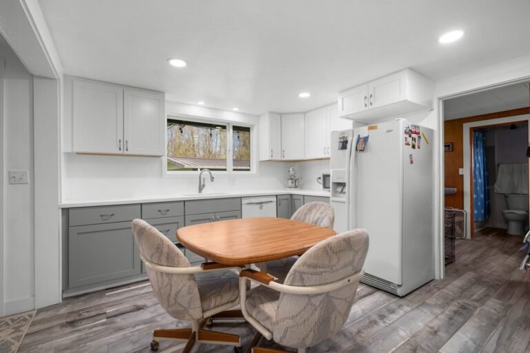 Kitchen remodel, finished kitchen with new cabinetry